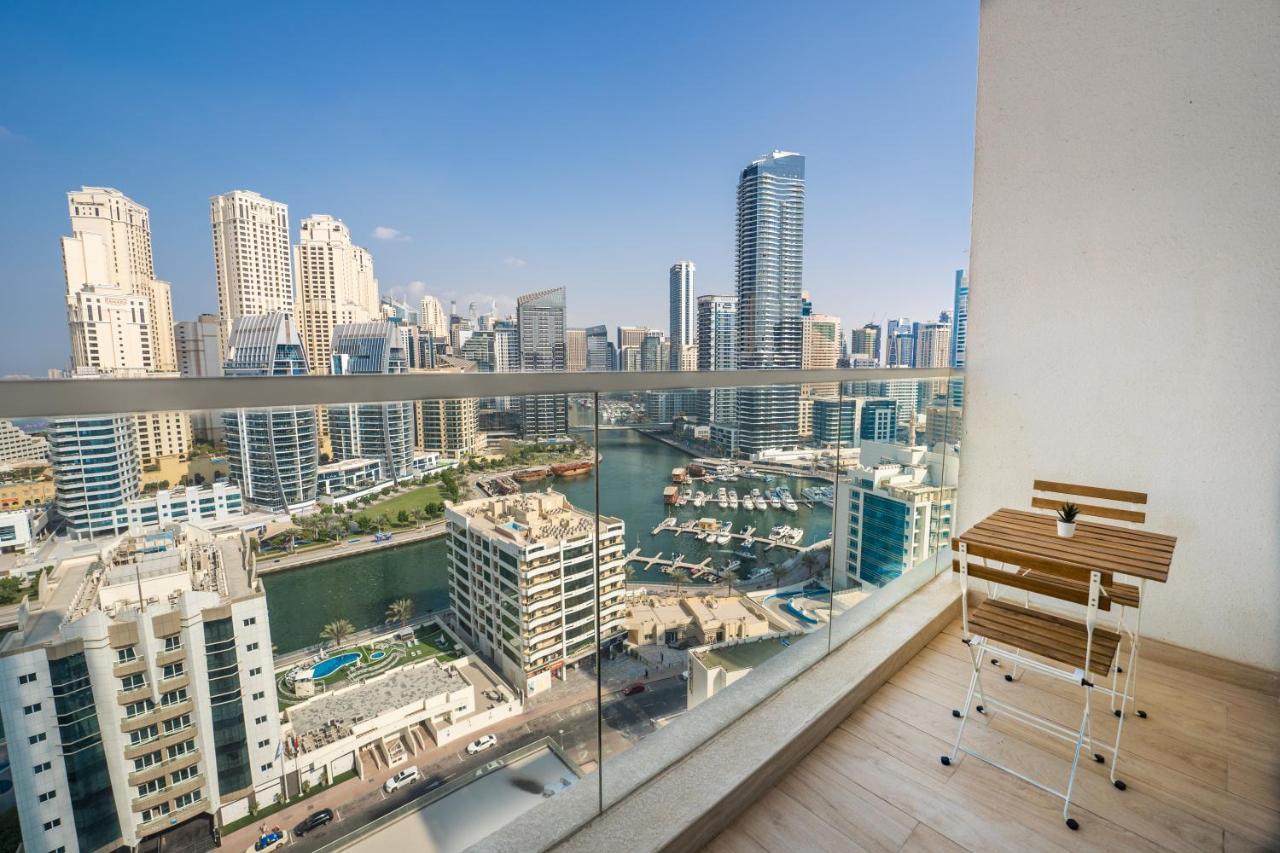 Fam Living - Marina Marvel - Studio Apartment With Breathtaking Views In Studio One Tower Дубай Экстерьер фото